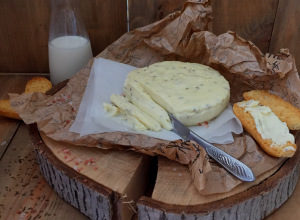 Фото - Домашний плавленый сыр (сыр с тмином)