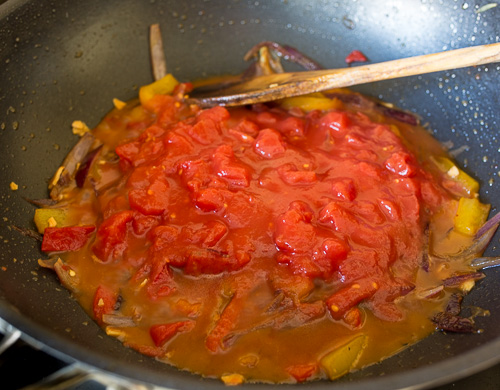 Курица в томатно-сливочном соусе со шпинатом