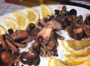 Фото - Молодые осьминоги с лимоном