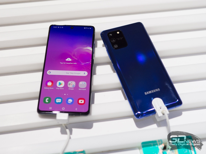 Samsung Galaxy S10 Lite спереди и сзади