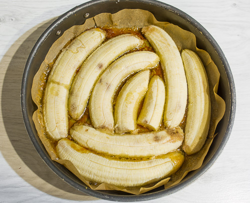 Пирог с карамельными бананами