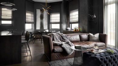 Фото - Стильная мужская берлога в чёрном: современные апартаменты в Чикаго