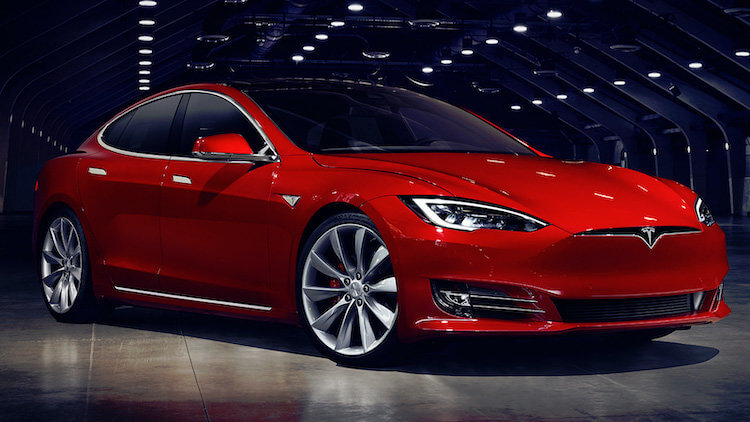 Tesla не остановить: Model S побила собственный рекорд автономности