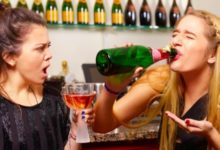Фото - «Алкоголизм выходного дня»: почему праздничные пьянки так опасны
