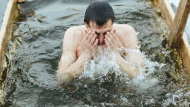 Фото - Полезные советы: как безопасно окунаться в прорубь на Крещение