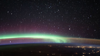 Фото - Астронавты НАСА сделали фото сразу двух явлений над Землей
