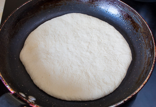 Базлама – турецкие дрожжевые лепешки на сковороде