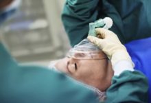 Фото - В России врачи разбудили свою пациентку от наркоза во время операции