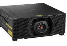 Фото - Canon объявила о разработке еще более яркого и удобного в эксплуатации проектора XEED 4K5020Z