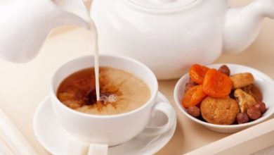 Фото - Диетологи не рекомендуют пить чай с молоком