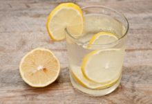 Фото - Диетолог: польза воды с лимоном натощак сильно преувеличена