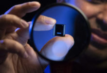 Фото - Intel впервые показала свой необычный крошечный процессор. Фото