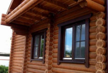 Фото - Как правильно провести отделку окон в деревянном доме откосами и подоконниками, какие для этого используют материалы