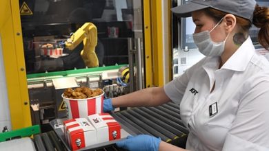 Фото - KFC впервые отказалась от слогана «Пальчики оближешь» из-за коронавируса