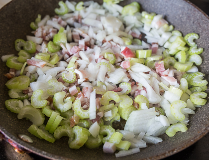 Красная фасоль, тушенная с овощами