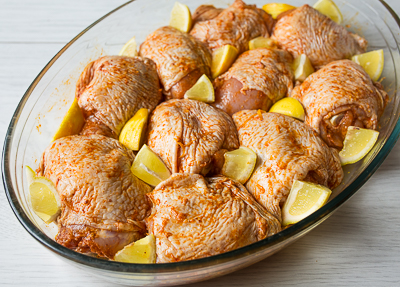 Курица, запеченная с лимоном и паприкой