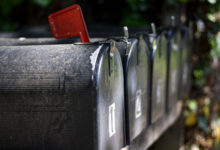 Фото - Ленивый почтальон хранил чужие посылки и письма у себя дома