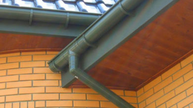 Фото - Ливневый водоотвод с крыши дома: выбор материала и этапы монтажа, фото и видео