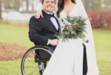 Фото - Лучшие друзья помогли парализованному жениху станцевать на свадьбе