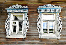 Фото - Наличники на окна в деревянном доме: назначение, виды, способы монтажа