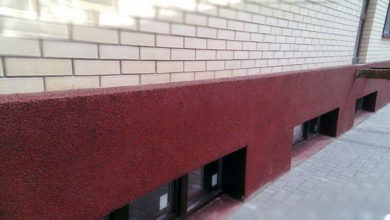 Фото - Окрашивание цоколя дома красками по бетону: подбор грунтов и красок