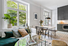Фото - Открытая планировка, спальня за шторкой и уютный зелёный балкон: милая небольшая квартира в Швеции (37 кв. м)