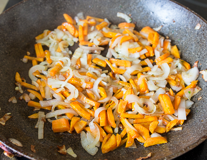 Перловка с лисичками и овощами