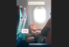 Фото - Поза супружеской пары на борту самолета возмутила авиапассажирку: Мир
