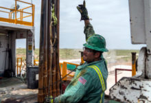 Фото - Пресс-релиз: Как низко упадет нефть и что будет с рублем?