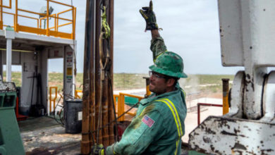 Фото - Пресс-релиз: Как низко упадет нефть и что будет с рублем?