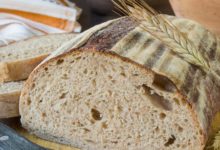 Фото - Пшеничный хлеб с ржаной мукой на закваске