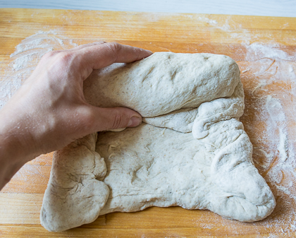 Пшеничный хлеб с ржаной мукой на закваске