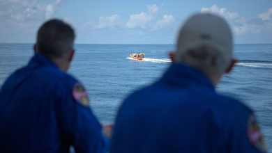 Фото - SpaceX успешно вернула корабль Crew Dragon с космонавтами на борту на Землю