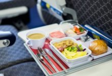 Фото - Стюардесса рассказала, какую еду не стоит брать в самолет и почему