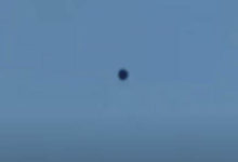Фото - Тёмный сферический объект пронёсся по небу