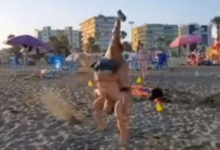 Фото - Трюкачи на пляже показали окружающим удивительное шоу