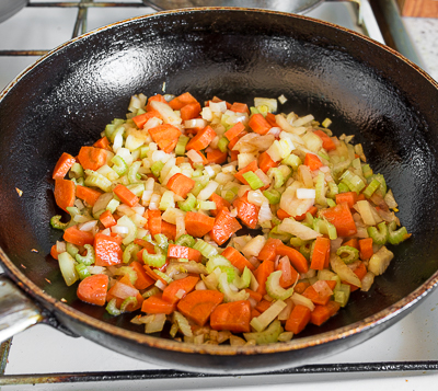 Тушеные свиные ребрышки с овощами