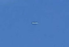 Фото - В небе появился странный летающий цилиндр