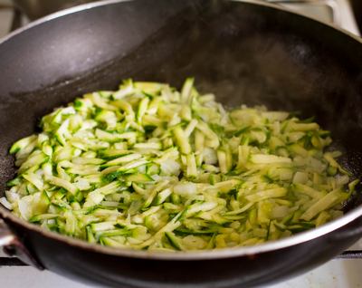 Запеченный сладкий перец с мясом и овощами