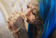 Фото - Женщина потратила десятки тысяч долларов на свои многочисленные татуировки