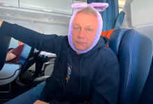 Фото - Актер Жигунов выложил фото в повязке и рассказал об удалившей ему зуб стюардессе