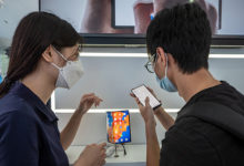 Фото - Huawei придумала способ заряжать смартфоны на расстоянии