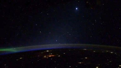 Фото - Космонавт с МКС вновь снял вереницу НЛО и объяснил причину их появления