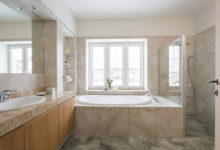 Фото - Окно в ванной комнате: важные нюансы и тонкости дизайна