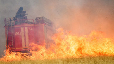 Фото - Пожарный ответил Самбурской на насмешку над низкими зарплатами