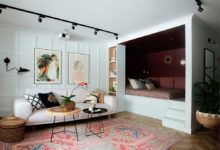 Фото - Приятная маленькая квартира с красной спальней на пьедестале для девушки (47 кв. м)