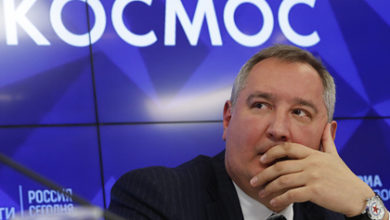 Фото - Рогозин назвал бессмысленной новую лунную гонку с США