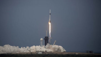 Фото - SpaceX запустила корабль Crew Dragon и совершила успешную стыковку с МКС