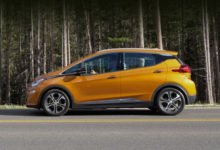 Фото - Chevrolet Bolt раскрылся во время рекламной съёмки