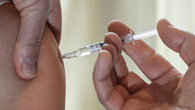 Фото - Инфекционист оценил западную вакцину от коронавируса
